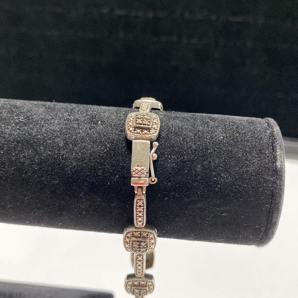 Vintage sterling silver bracelet. B4 - Picture 2 of 4